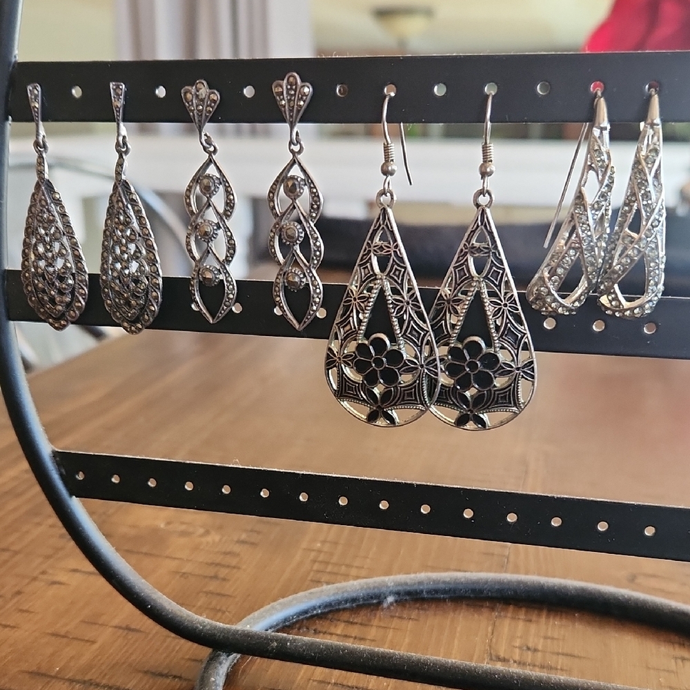 Elegant Earrings Set